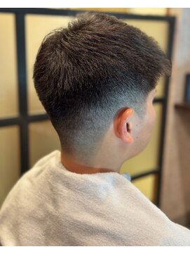 キタセンジュバーバー バイ ティーズ(KITASENJU BARBER by T's) ショートスタイル