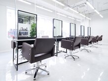 ジーニー 本厚木(Genie)の雰囲気（本厚木駅/波巻きパーマ/ツイストパーマ/ニュアンスパーマ）