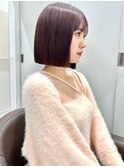 首が長く見えるぱつっとボブ