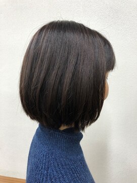 シータ ショートミディアムキラ髪ストレート