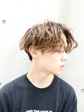 フィフス(fifth) センターパートスパイラルパーマツイストパーマツーブロック