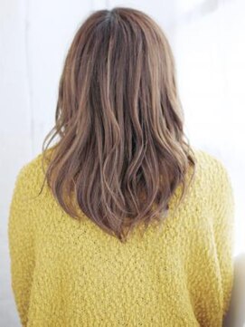 ナル 白山神社参道通り店(nalu) 透け感バングのミックスカールスタイル