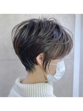 アヴァロン(AVALON) 30、40代にオススメ☆絶壁解消×大人ショート