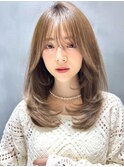 韓国風大人小顔ミディアム内巻きレイヤーカットシースルーバング