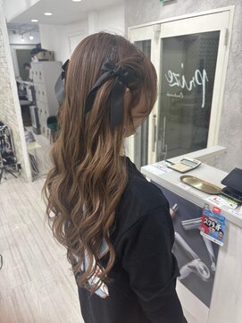 プライズ 表参道原宿店(prize) リボンねじりハーフツインアレンジ