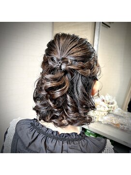 リスタリスタ(Restaresta) たて巻きハーフアップ