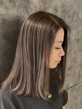 ゼンコー 立川高島屋(ZENKO) 白髪ぼかしハイライト×レイヤーカット