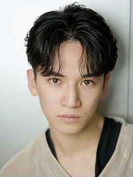 ルーシー 渋谷(LUCEY) センターパートフェザーパーマシャドウパーマメンズパーマ