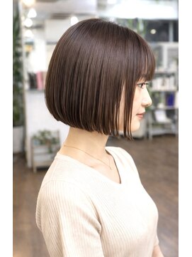 フルール(fleur) 大人女性のための前髪ぱっつん上品ボブ