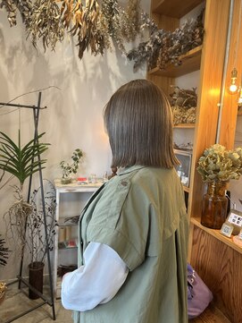 イング(ing) gray beige × bob