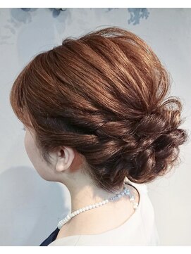 シ オリエンテ(ci OriEnte.) 【ci OriEnte.】シニヨンアップスタイル