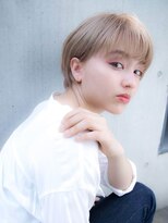 ルティア(Lutia) ハイトーンショート ホワイトカラー