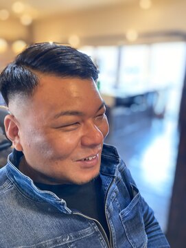 クラッパーフォーヘア(craqper for hair) ８：２ フェードスタイル