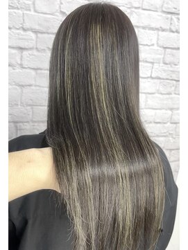リヒト ヘアワークス(Licht HairWorks) コントラストハイライト（白髪ぼかし）