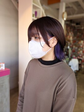 アンゼロ(UNZELO) ウルフカット×インナーカラー