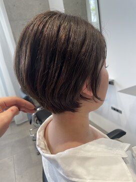 ヴォロ 佐賀(VoLo) 前下がりショートボブ