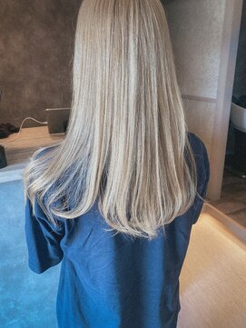 プロム(plom) 【佐藤担当】ホワイトブロンド