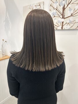 ナギ 栃木(nagi) アッシュベージュ