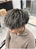 メンズパーマ金メッシュ縦落ちツイスパマッシュ