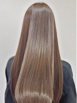 クラス(CLAS)の写真/【髪質改善】気になる髪のクセ/うねりも、毛先までまとまる仕上がりに!憧れのサラ艶ストレートを叶えます*