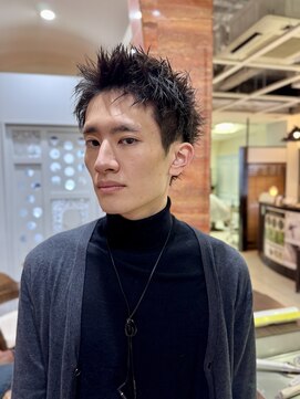 刈り上げないスパイキーショート【坂根】