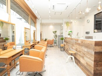 ソースバンダイ 万代(SOURCE)の写真/女性スタイリストのみのゆったりプライベート空間♪丁寧なカウンセリングと落ち着いた雰囲気が魅力。