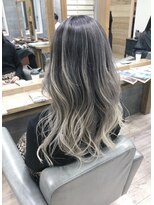 ジゼル(gisele) グレーシルバーバレイヤージュ