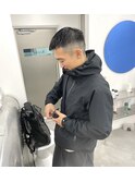 クロップスタイル フェード バーバー 刈り上げ