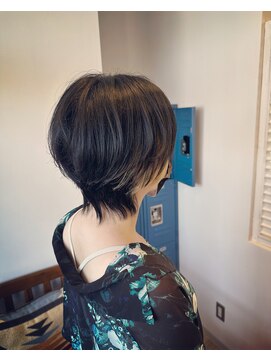 フレリス(FreRis) ショートウルフ【守谷/ショート/インナーカラー/ブリーチ】