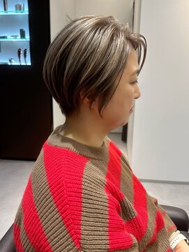 ネイロ 北千住(NeiRo) 小顔ショートボブハイライトカラー大人ショートカット白髪ぼかし