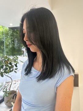 エム(M) 【人気／ブルーブラック】レイヤーカット／暗髪/前髪なし/顔周り