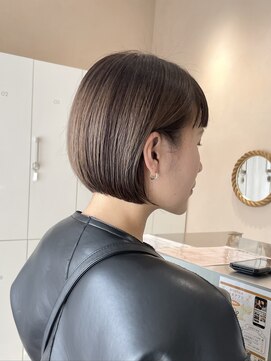 シアン バイ アルテフィーチェ(CYAN by artefice) 切りっぱなしボブ　髪質改善　オリーブベージュ　グレージュ