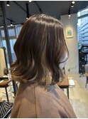 ミディアムヘア/グレージュ/くびれ巻き/堺東