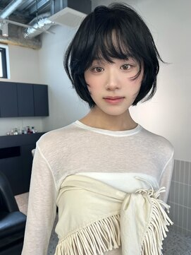 ステン(sten) 浮遊感のあるショートボブ