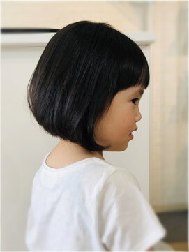 エフジェイメイド(F.J.MADE.) 前下がりグラデーションボブ