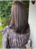ミディアムレイヤー×くすみベージュ