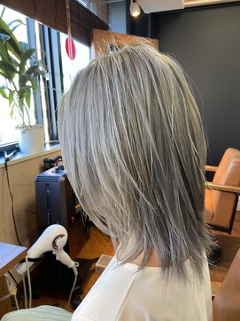 スリル ヘア アンド ネイル デザイン 恵比寿店(sulir hair and nail design) ホワイトアッシュのセミウルフ☆【恵比寿】30代40代50代