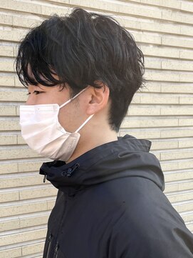 シルフィ(sylph) センターパート　メンズパーマ　ソフトツイストパーマ