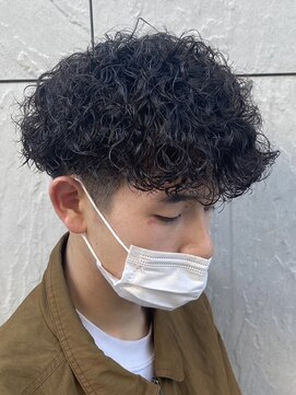 フィフスワン(fifth one) 波巻きパーマメンズパーマメンズヘアツーブロックツイストパーマ