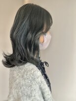 クム(QUMU)&nbsp;ブルージュカラー×くびれセミディ