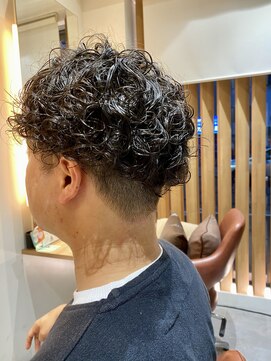 リベア トウキョウ 東大島店(Rever Tokyo) ツーブロック/スパイラルパーマ/ウルフ/[東大島/東大島駅]