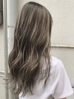 ルートヘアー(Root Hair)の写真/カラーの種類が豊富！気になり始めた白髪も綺麗に染める♪髪に優しいカラー剤で艶感もUPします◎