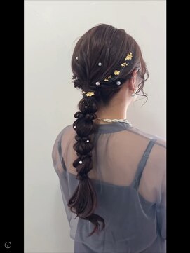 ヘアーアンドメイクアップモパ 編みおろし