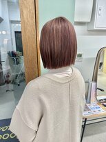 ヒビヲ(HIBIO) ショートボブ切りっぱなしボブタッセルボブミルクティーベージュ