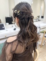 say.結婚式アレンジホワイトグレージュウルフチェリーブラウン