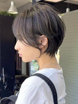 ビューシンサイバシ(VIEW SHINSAIBASHI) 大人の余裕は、ショートで魅せる