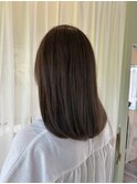 ナチュラルグレージュ×ミディアムボブ