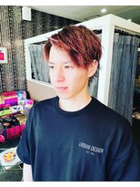 アビアンドアッシュ(Abi&Ass)&nbsp;残るカール感を活かし、 色で遊ぶクールスタイル