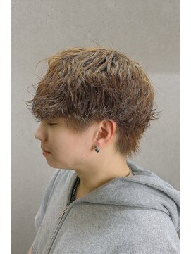 コワファーストナガサキシャンプーボーイ(COIFF1RST NAGASAKI SHAMPOO BOY) シャドウパーマ　メンズサロン　マッシュ　カット　カラー