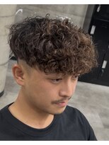 イーラ アメ村店(era)&nbsp;スペインカール　ツイストスパイラル眉カットメンズパーマ